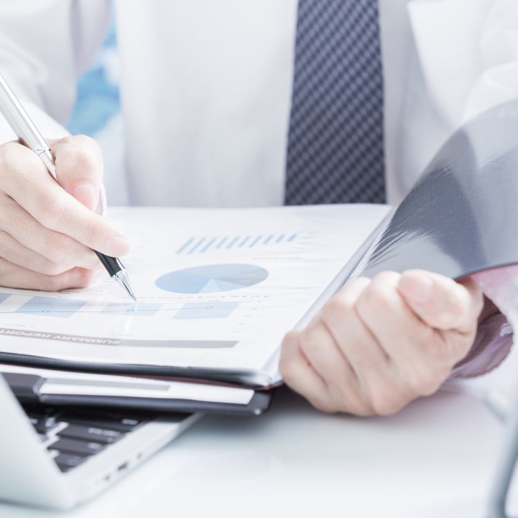 Umfangreiche Statistiken und Berichte