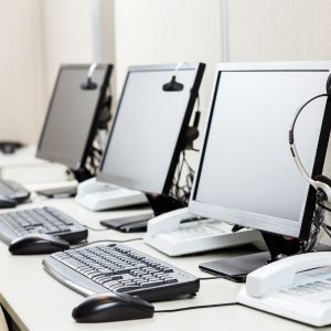 Computer in einem Internetcafe 